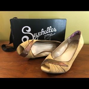Seychelles Yellow Velvet Pumps High Heels Size 9